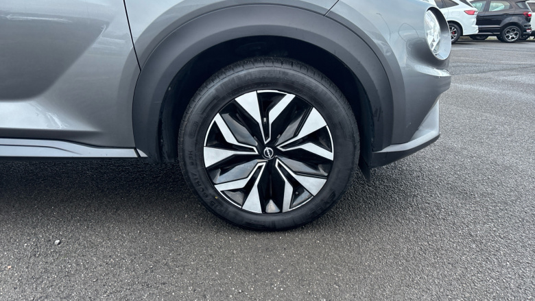 Nissan Juke 1.0 DiG-T 114 Acenta 5dr Petrol Hatchback